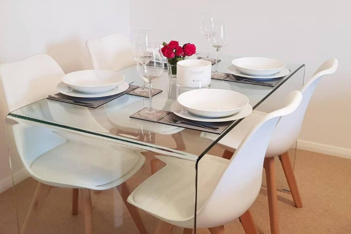 Modern Apartment In The Heart Of Oxford With Secure Underground Parking المظهر الخارجي الصورة