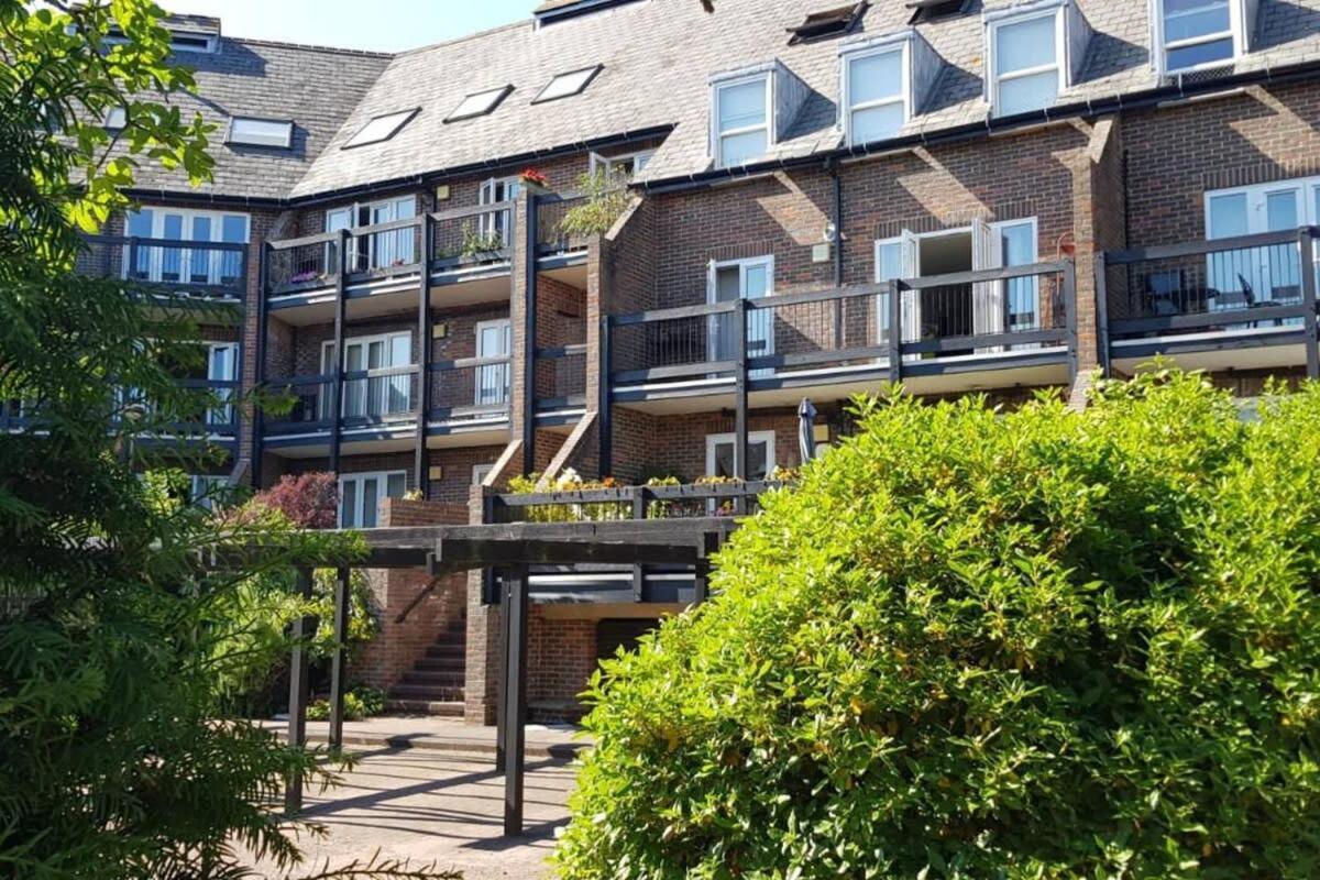 Modern Apartment In The Heart Of Oxford With Secure Underground Parking المظهر الخارجي الصورة