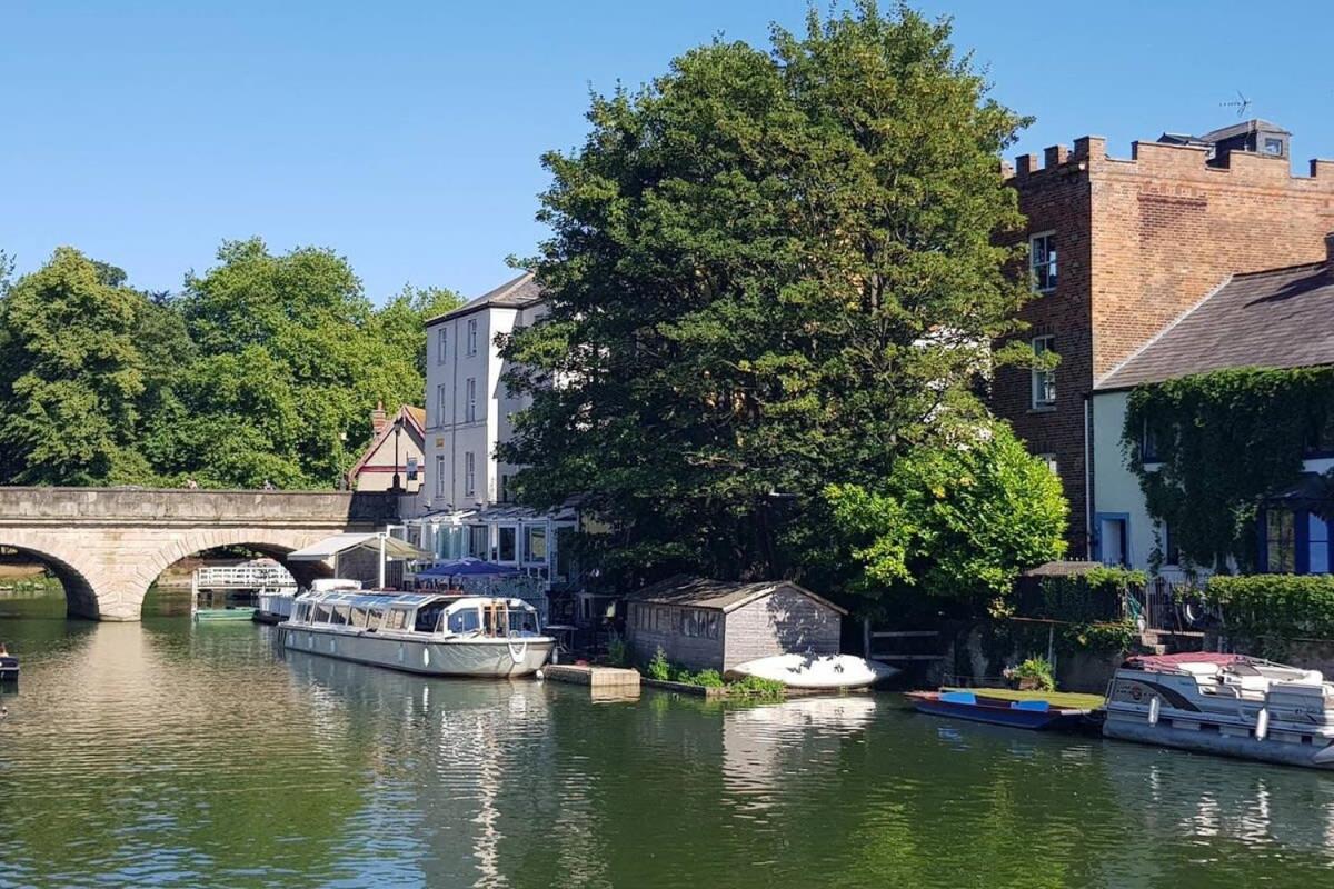 Modern Apartment In The Heart Of Oxford With Secure Underground Parking المظهر الخارجي الصورة